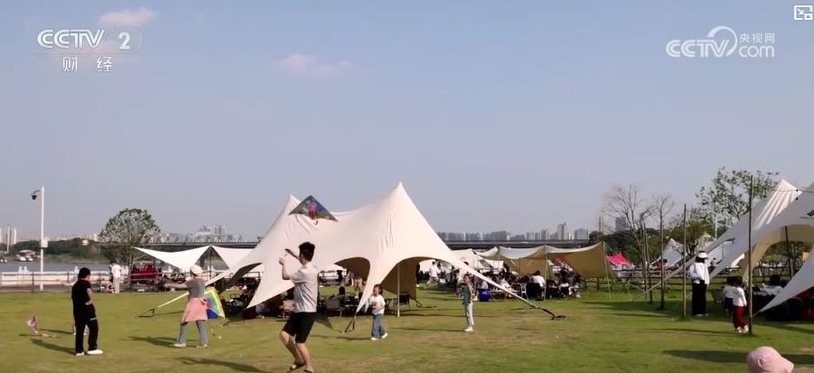 城市活力 户外休闲消费迎来新热潮不朽情缘登录入口“露营经济”点亮(图3)